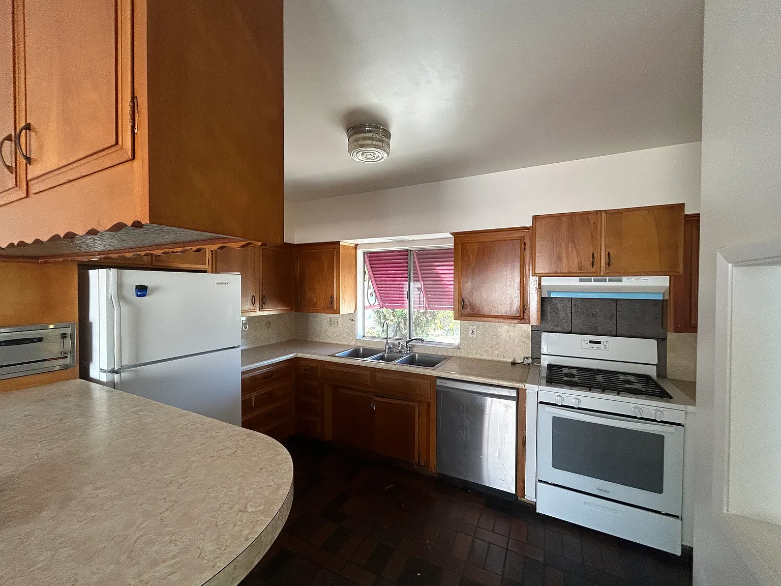 2 bed, 2.5 bath, 1148 sqft, $3,200 — Photo 3