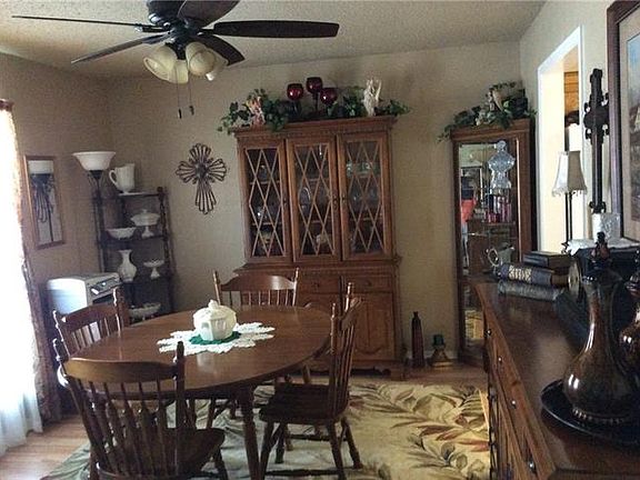 3rd image of 1732 Red Oak Cir