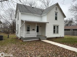 913 Rocksylvania Ave, Iowa Falls, IA 50126