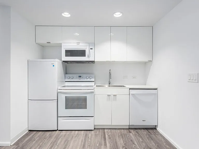 Market District Lofts — Photo 10