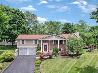 10 Clydesdale Ct, New City, NY 10956
