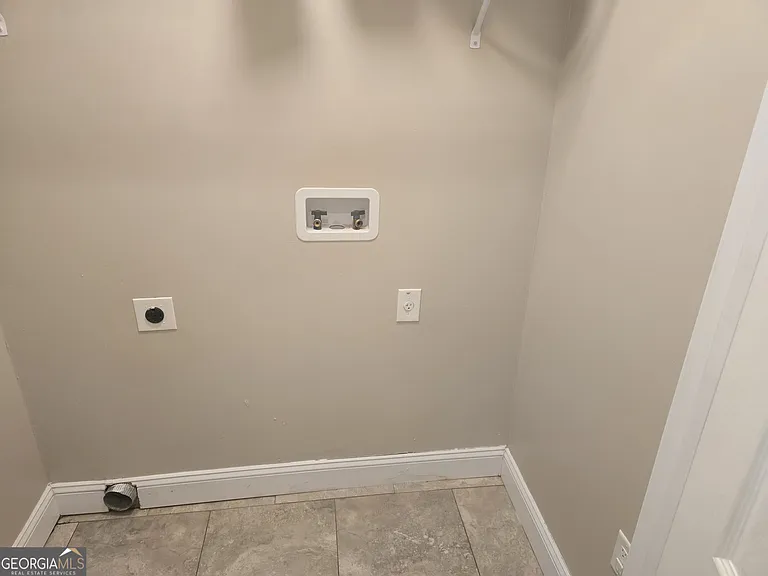 2931 Cloverleaf Dr — Photo 23