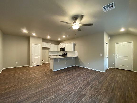 4th image of 10916 NW 119th St