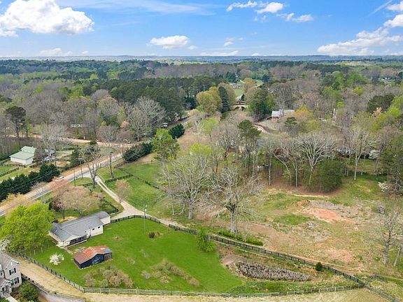 2nd image of 16685 Hopewell Rd