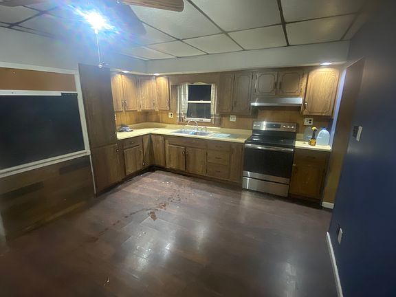 4th image of 105 N Railroad St #1