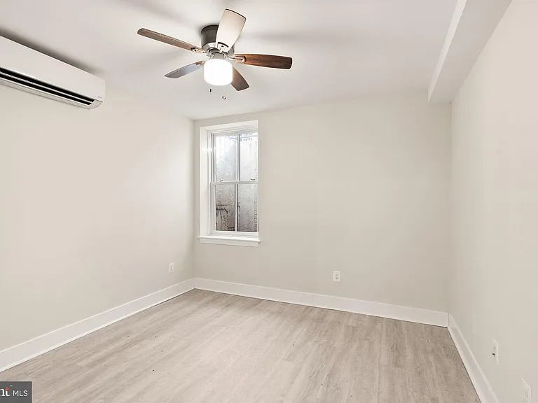214 S Henry St — Photo 14