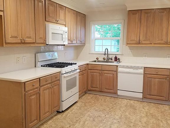 5th image of 11726 Dorchester Dr