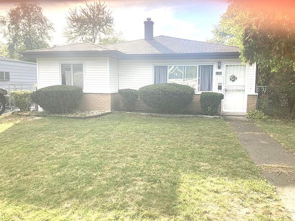 2nd image of 1362 Woodview Ave