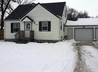 208 E Elm St, Brandon, SD 57005