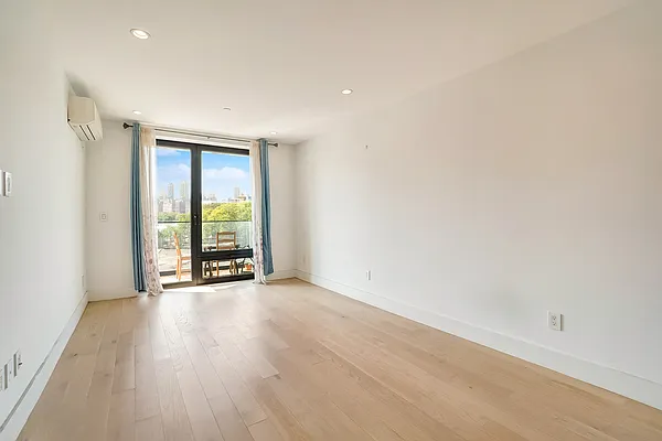 Rented by Bond New York | media 30