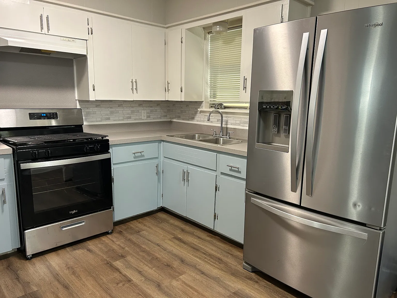 3 bed, 1.5 bath, 1066 sqft, $1,350 — Photo 3