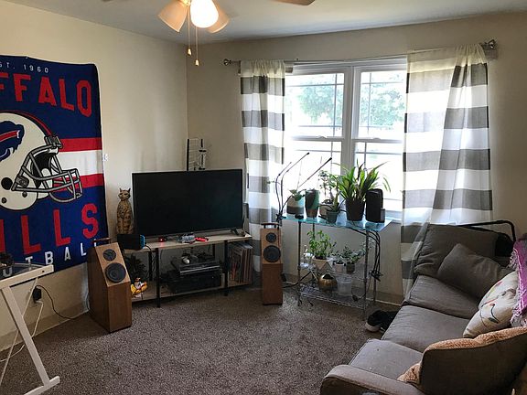 3rd image of 51 Eiss Pl APT 2