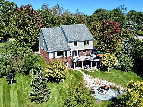 3rd image of 4755 Owasco Ct
