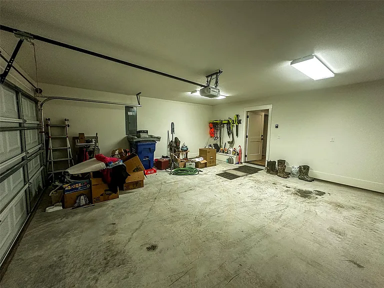 313 Mandavilla Way — Photo 35