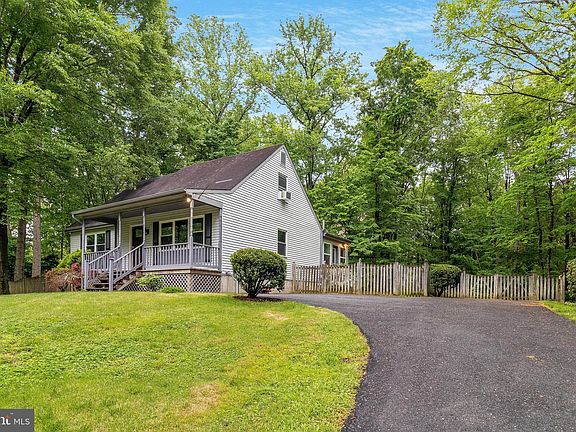 2nd image of 4390 Lancaster Dr