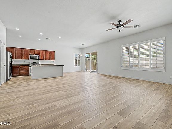 4th image of 206 W BLUE LAGOON Drive