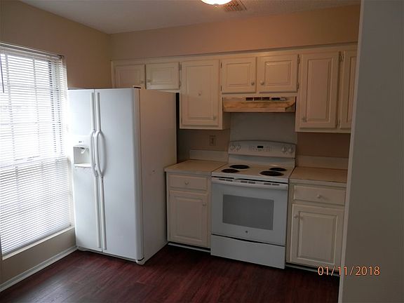 4th image of 804 N Burbank Dr