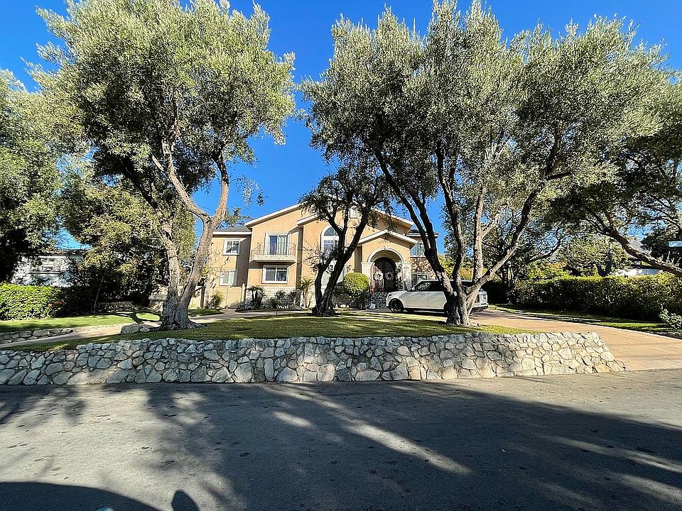 1st image of 2429 Los Olivos Ln