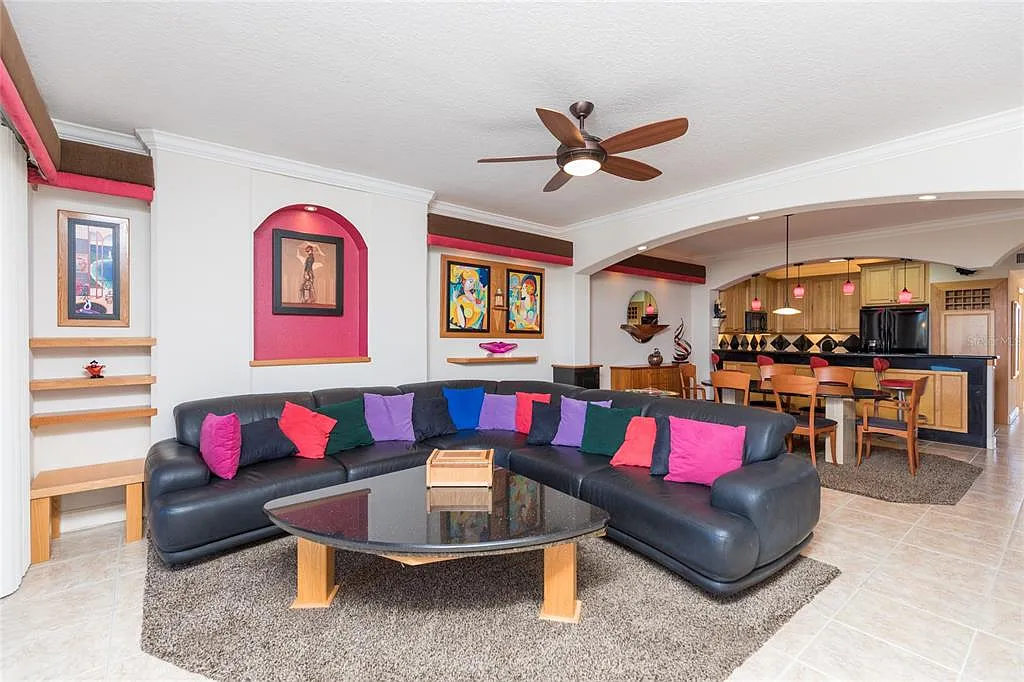 3 bed, 2.5 bath, 1640 sqft, $2,500 — Photo 2