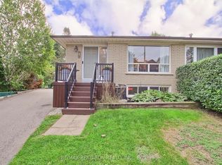 1 McDonald Dr, Aurora, ON L4G2T4