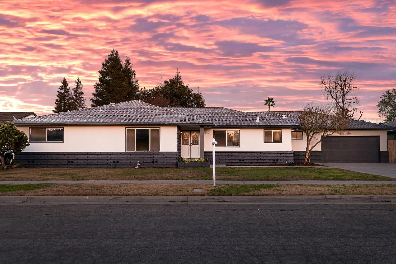 6342 N Sharon Ave photo 1