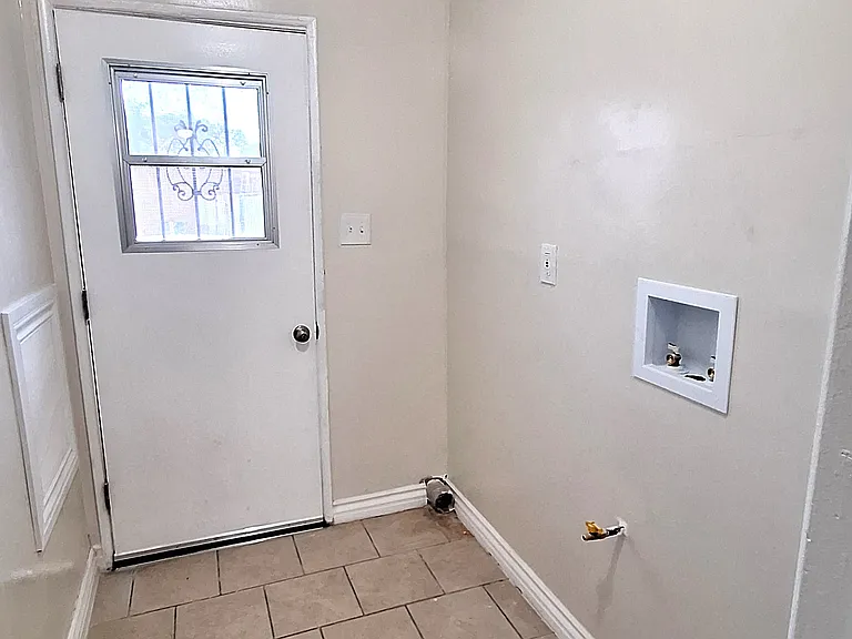 4033 W El Segundo Blvd #D — Photo 15
