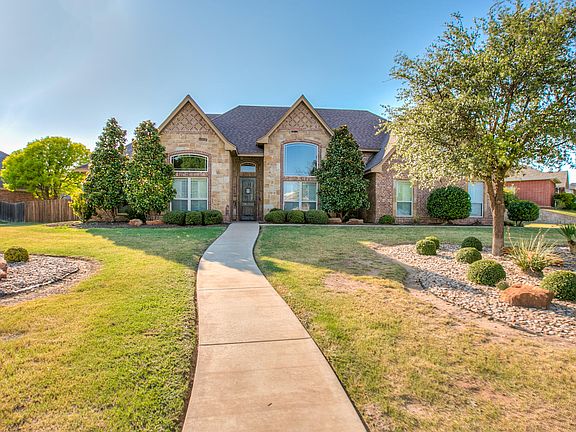 3rd image of 1009 Ashford Dr