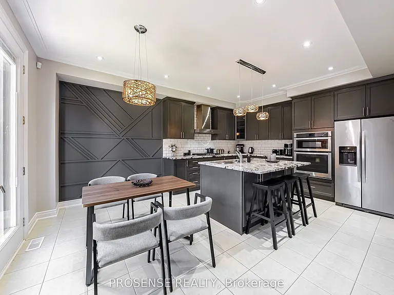 8 Macbean Cres — Photo 26