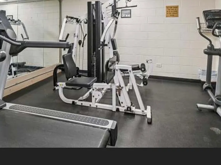 9S240 Lake Dr #108-BLDG17B — Photo 20