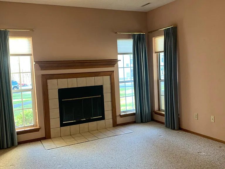 1912 Hampton Place Blvd — Photo 4