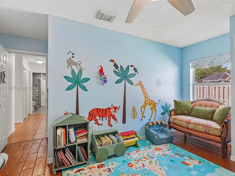 13100 NW 11th Dr — Photo 37