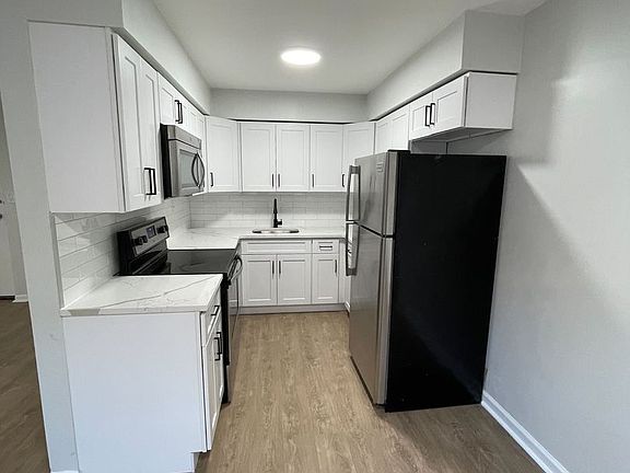 2nd image of 68-72 W 25th St #201