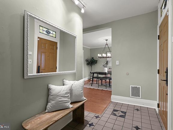 3rd image of 2708 Evergreen Ave