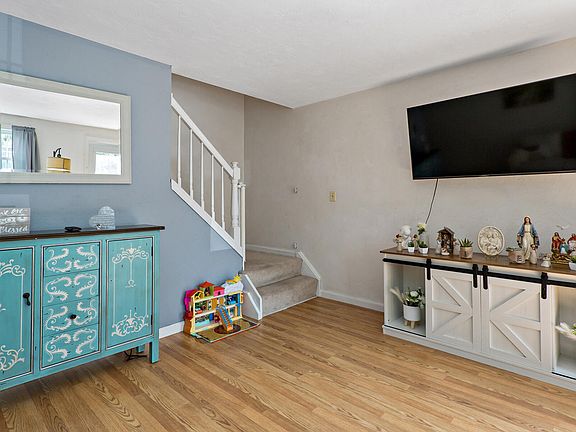 5th image of 300 Falmouth Road APT 21C