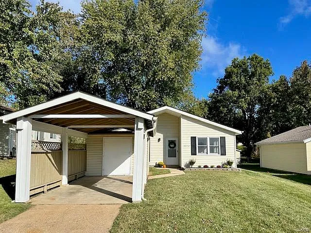 2473 Blue Heron Dr photo 1