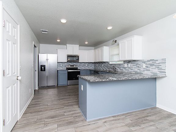 5th image of 6910 Catherine Dr
