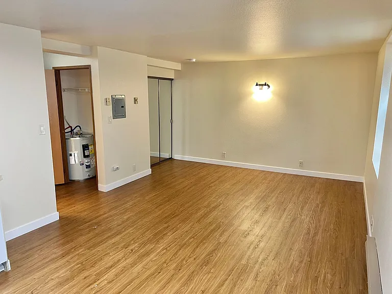 Tuscany Apartments — Photo 38