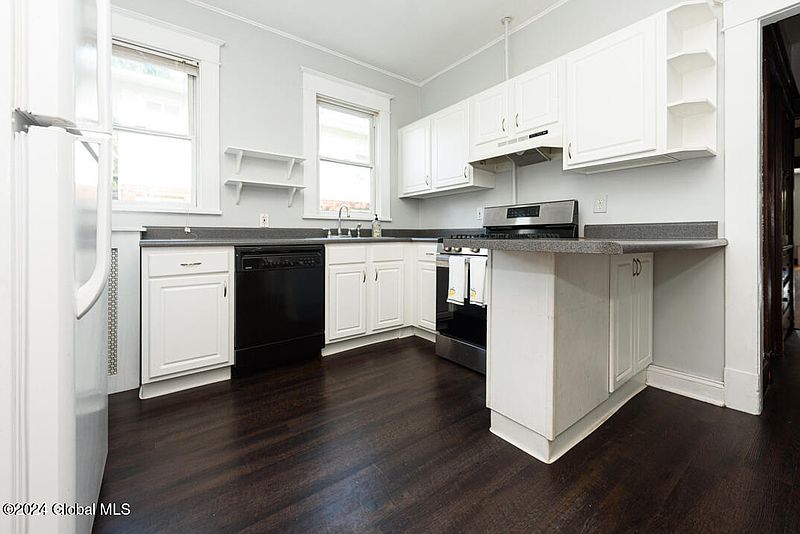 4th image of 605-607 Park Avenue