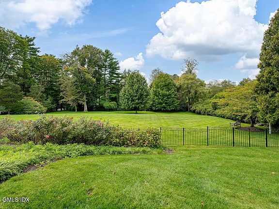 2nd image of 174 Round Hill Rd