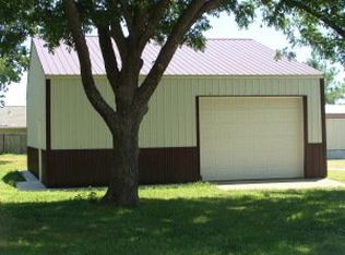 1021 S Cherokee St, Grove, OK 74344