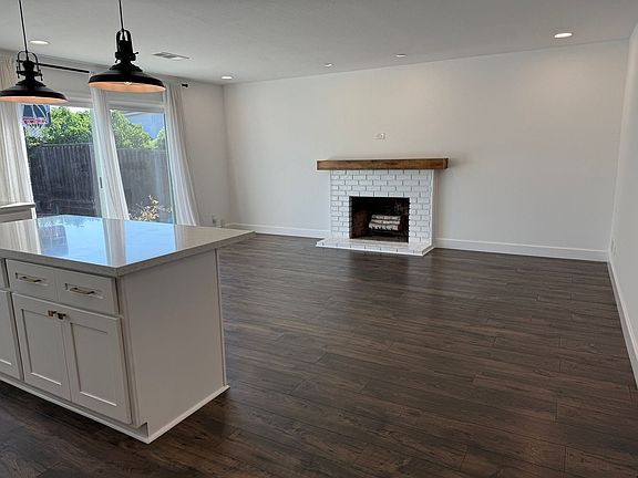 5th image of 649 Gaundabert Ln