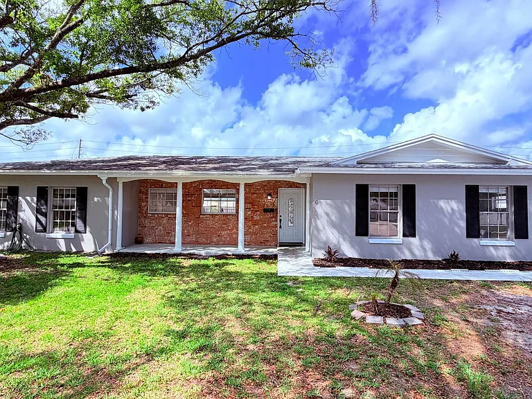 6 Carriage Hill Cir — Photo 2