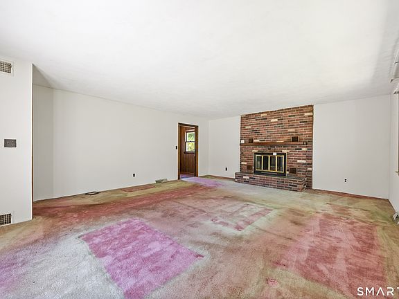 3rd image of 21 Fawn Drive