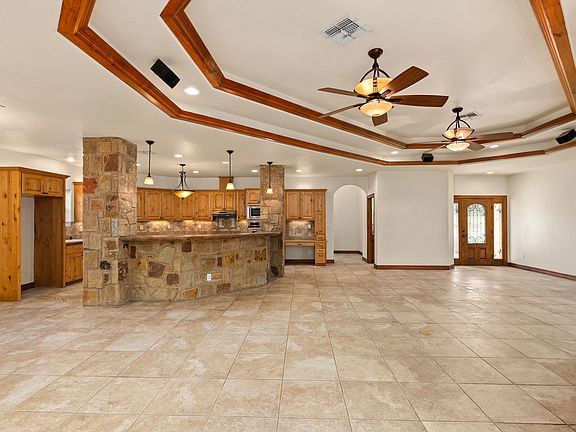 5th image of 102 Oak Valley Dr