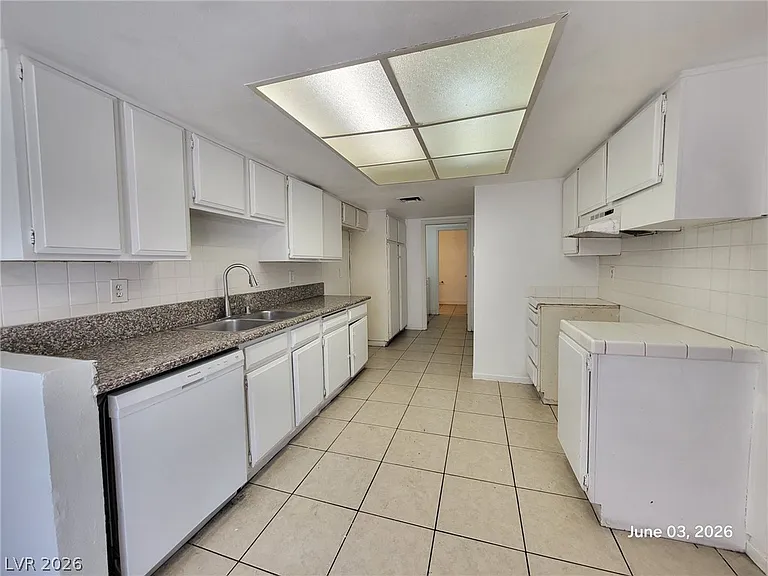 4456 Buena Vista Dr — Photo 2