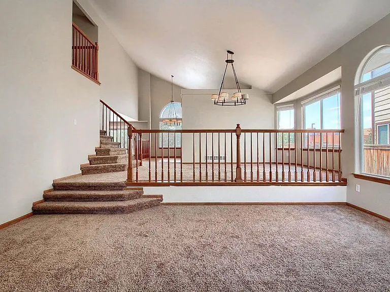 9425 Morning Glory Ln — Photo 3