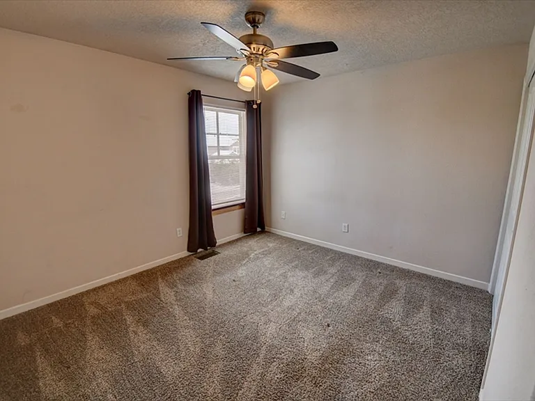 2011 Dillon Dr NE — Photo 15