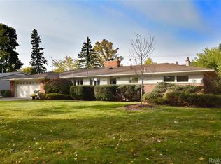 1451 Wrenwood Dr, Troy, MI 48084