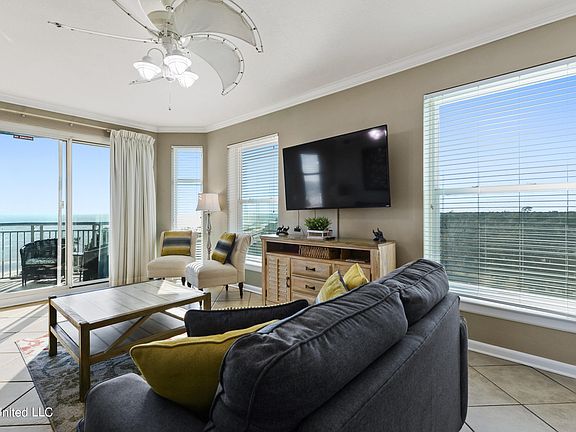 3rd image of 2228 Beach Dr APT 709