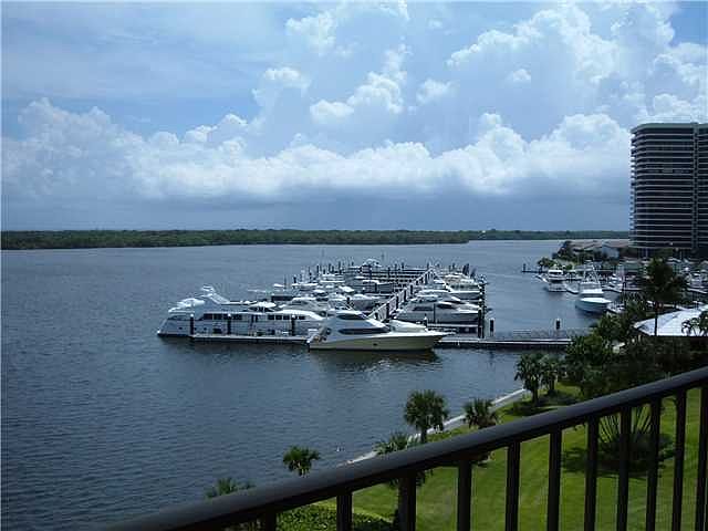1st image of 126 Lakeshore Dr #7260